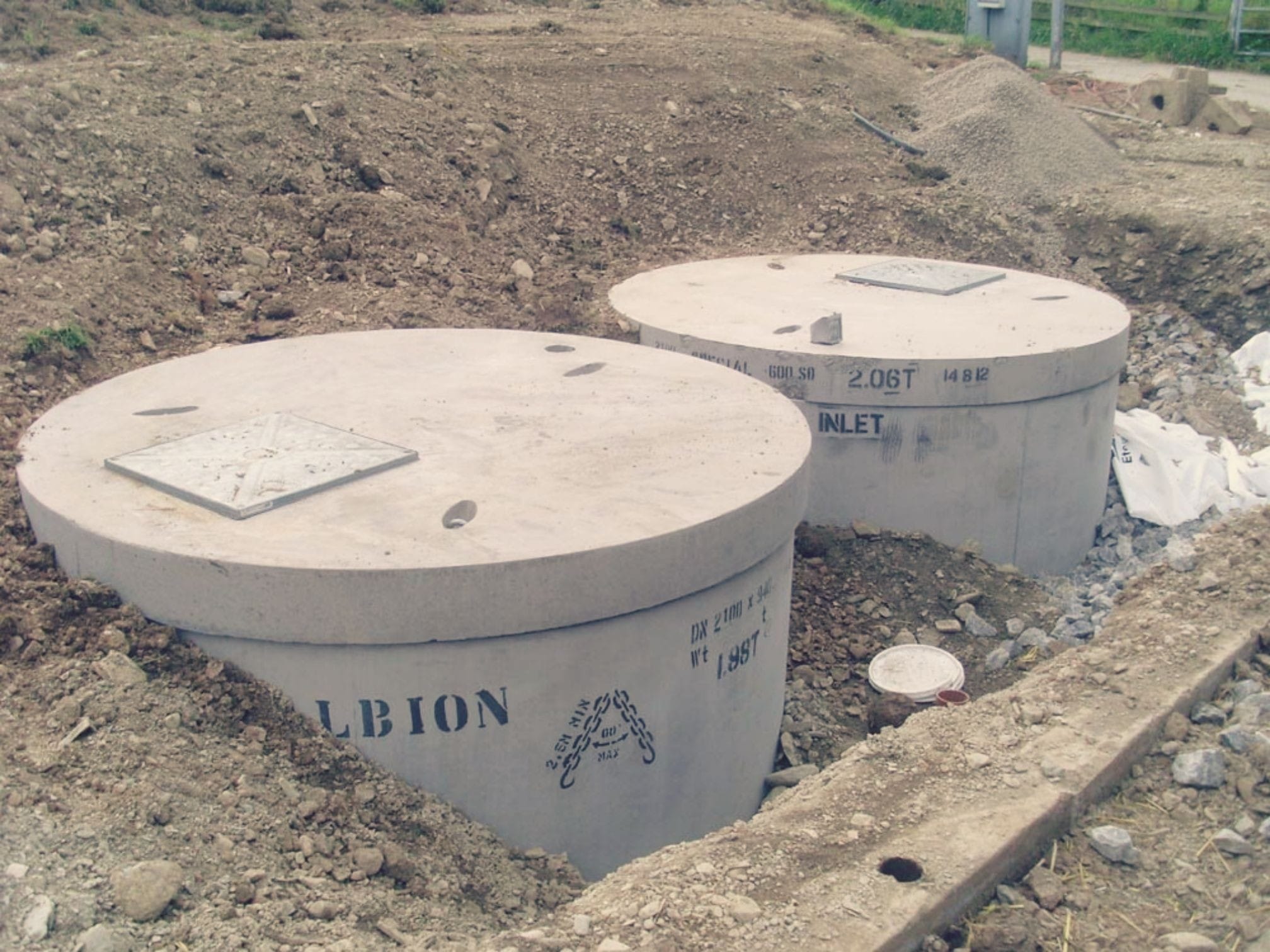 Installation of septic tanks in the Burdekin Shire, Ayr, Majors Creek and Woodstock.  Waste certificates available. 