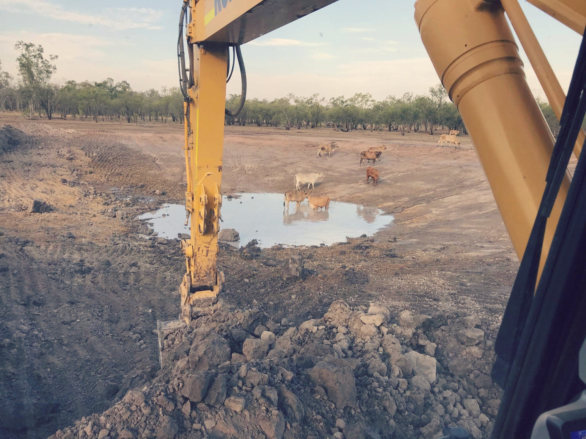 Excavator and loader hire in the Burdekin Shire, Ayr, Majors Creek and Woodstock.